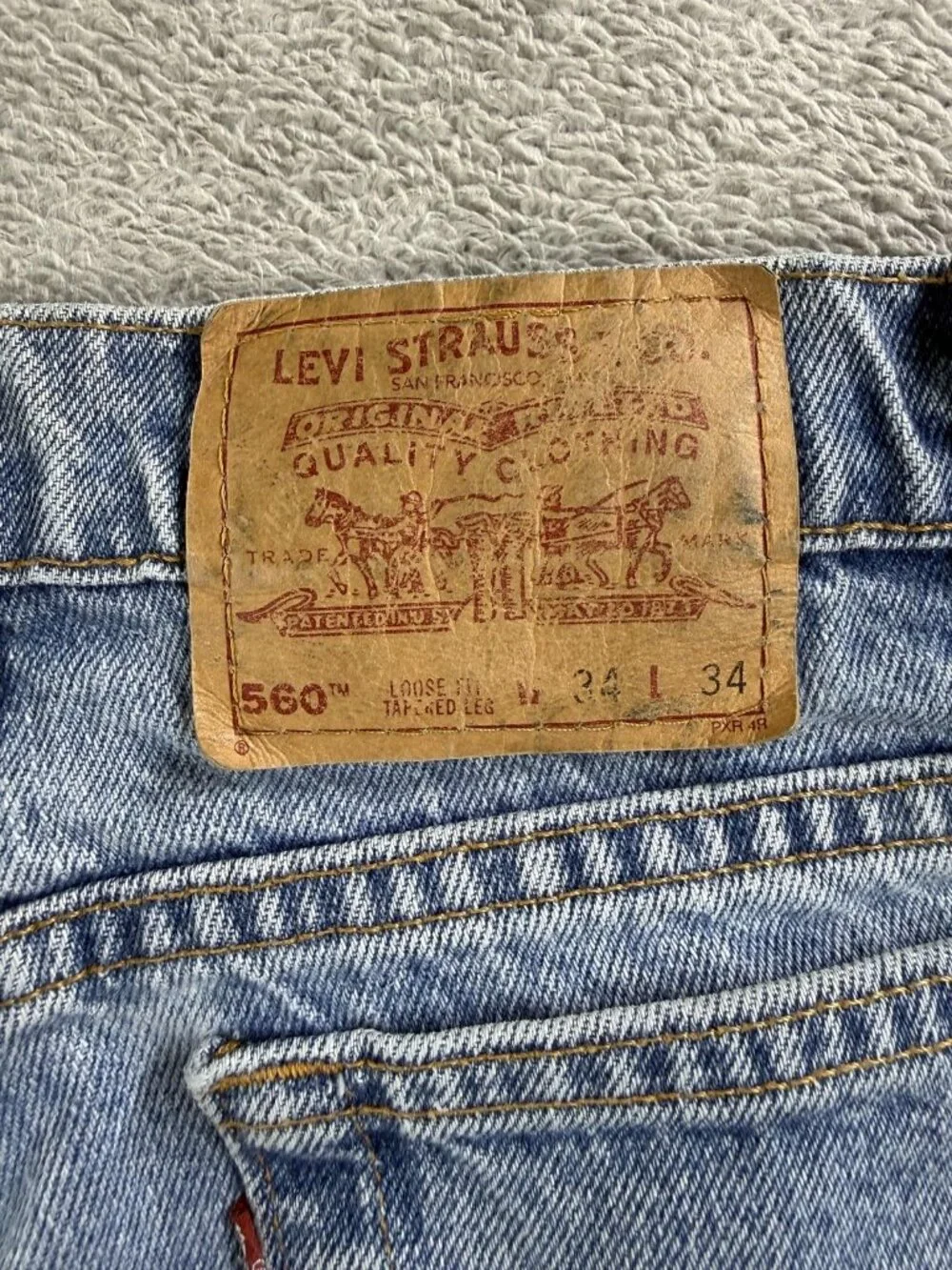 Vintage Levis 560 Jeans Mens 34x34 Blue Loose Tapered Zip Fly Made In USA 90s